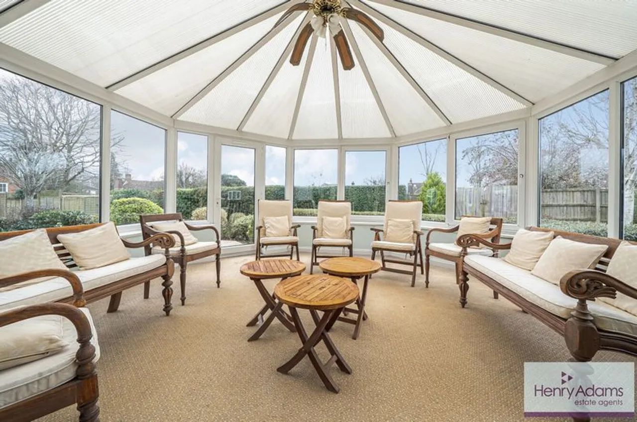 King George Avenue, Petersfield, GU32, photo 13