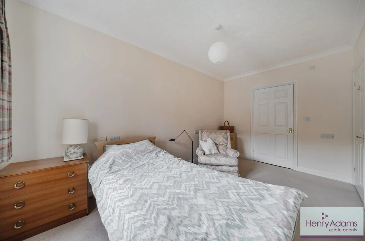 King George Avenue, Petersfield, GU32, photo 8