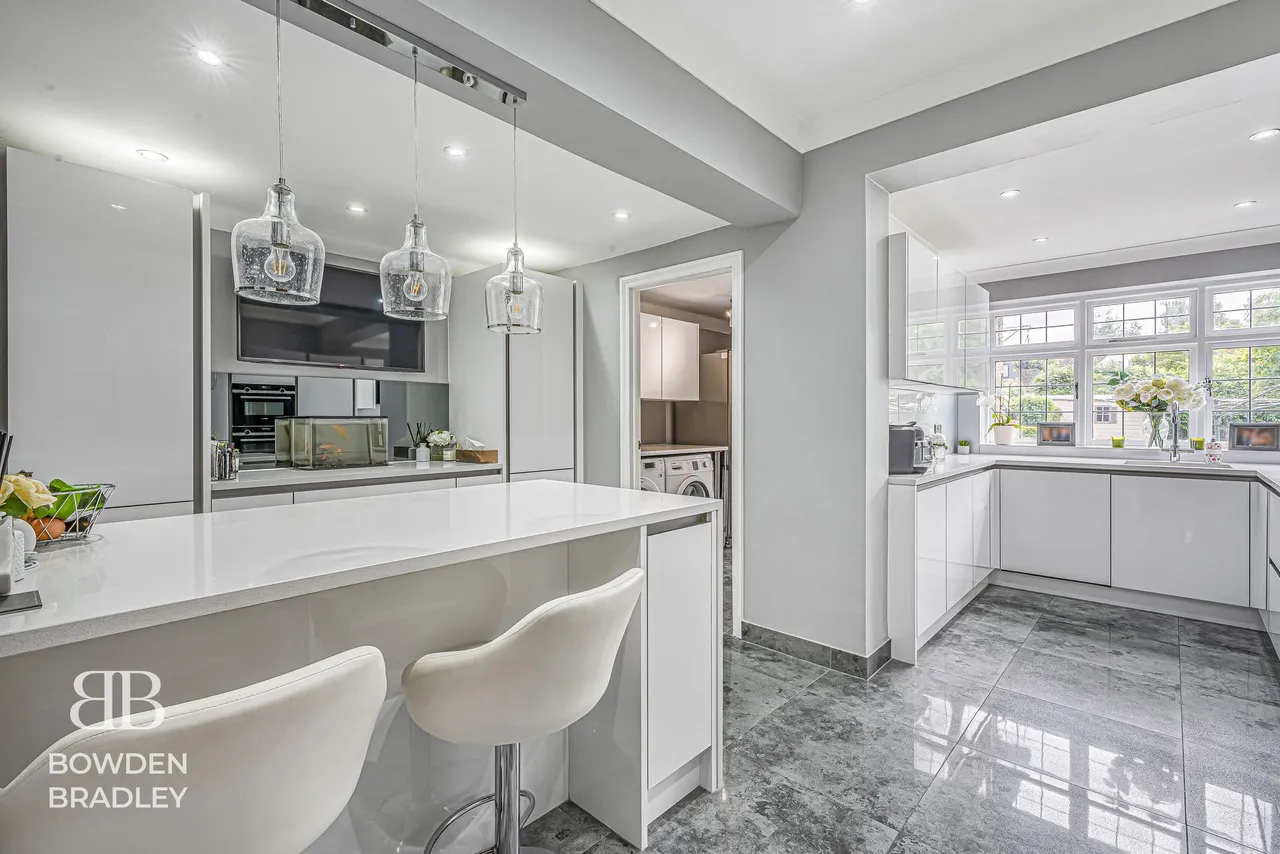 Marlborough Drive, Clayhall, IG5, photo 2
