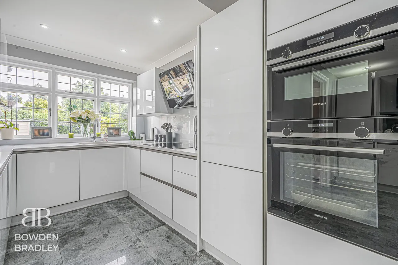 Marlborough Drive, Clayhall, IG5, photo 8