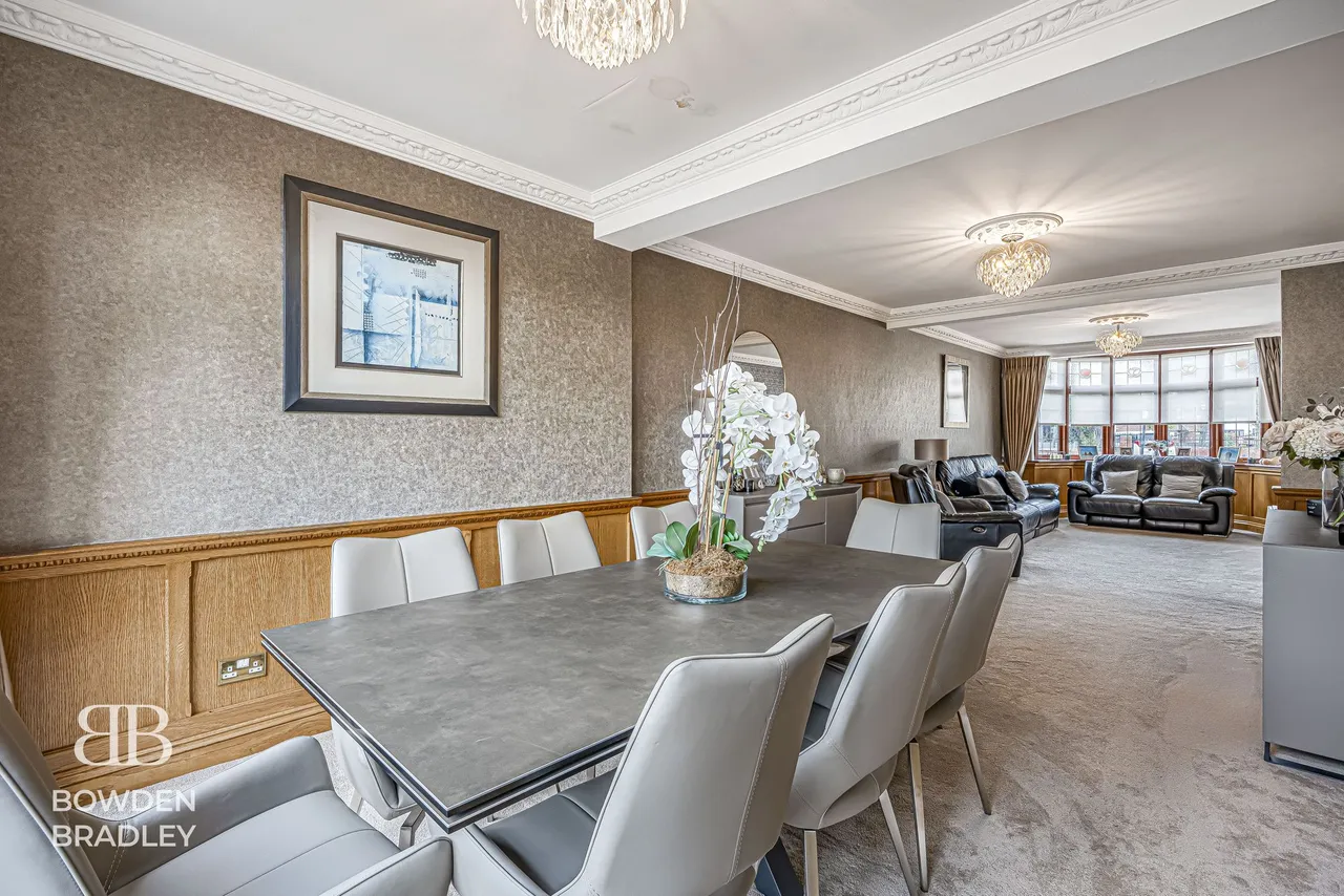 Marlborough Drive, Clayhall, IG5, photo 12