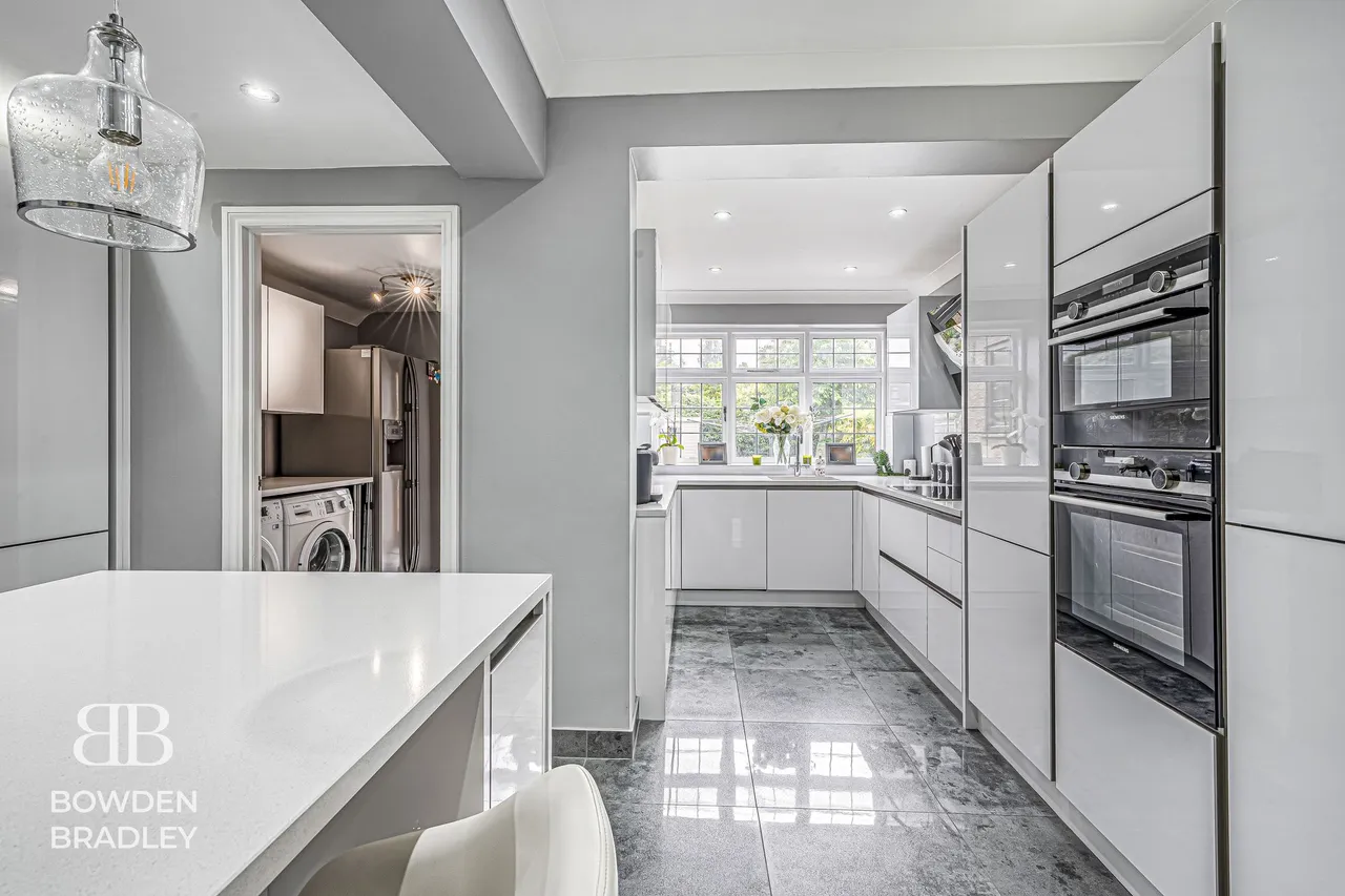 Marlborough Drive, Clayhall, IG5, photo 9