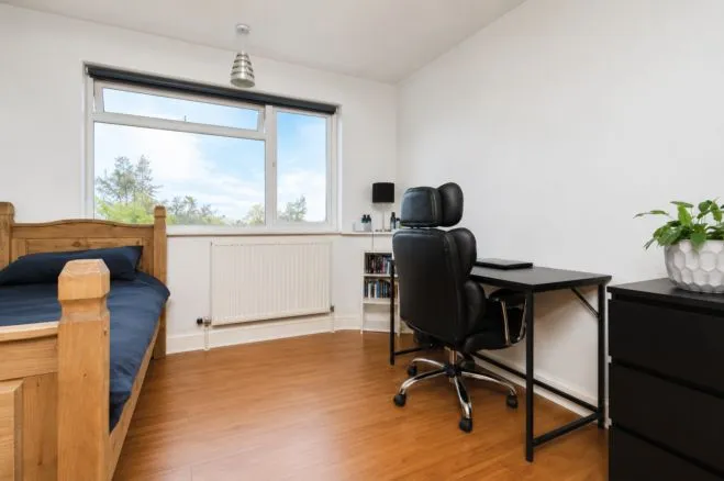 Salcombe Drive, Morden, photo 10