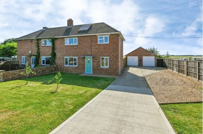 3 bed house for sale — High Road, King's Lynn