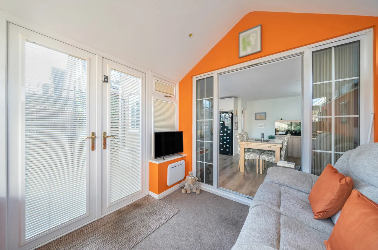 Chequer Tree Close, Knaphill, GU21, photo 16