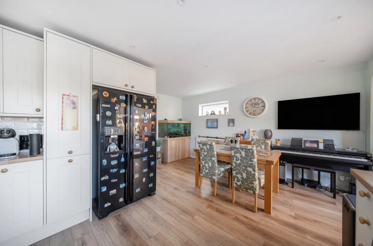 Chequer Tree Close, Knaphill, GU21, photo 14
