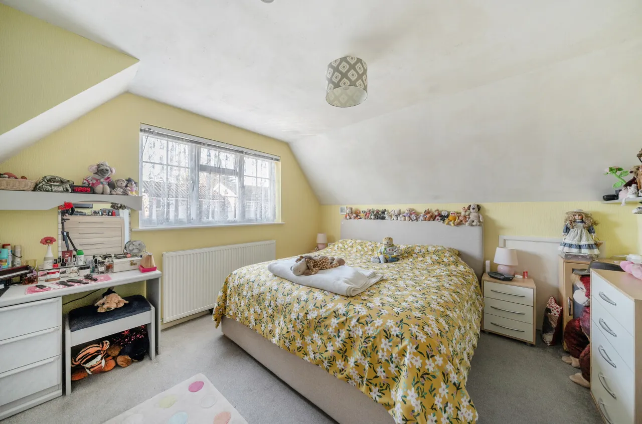 Chequer Tree Close, Knaphill, GU21, photo 6