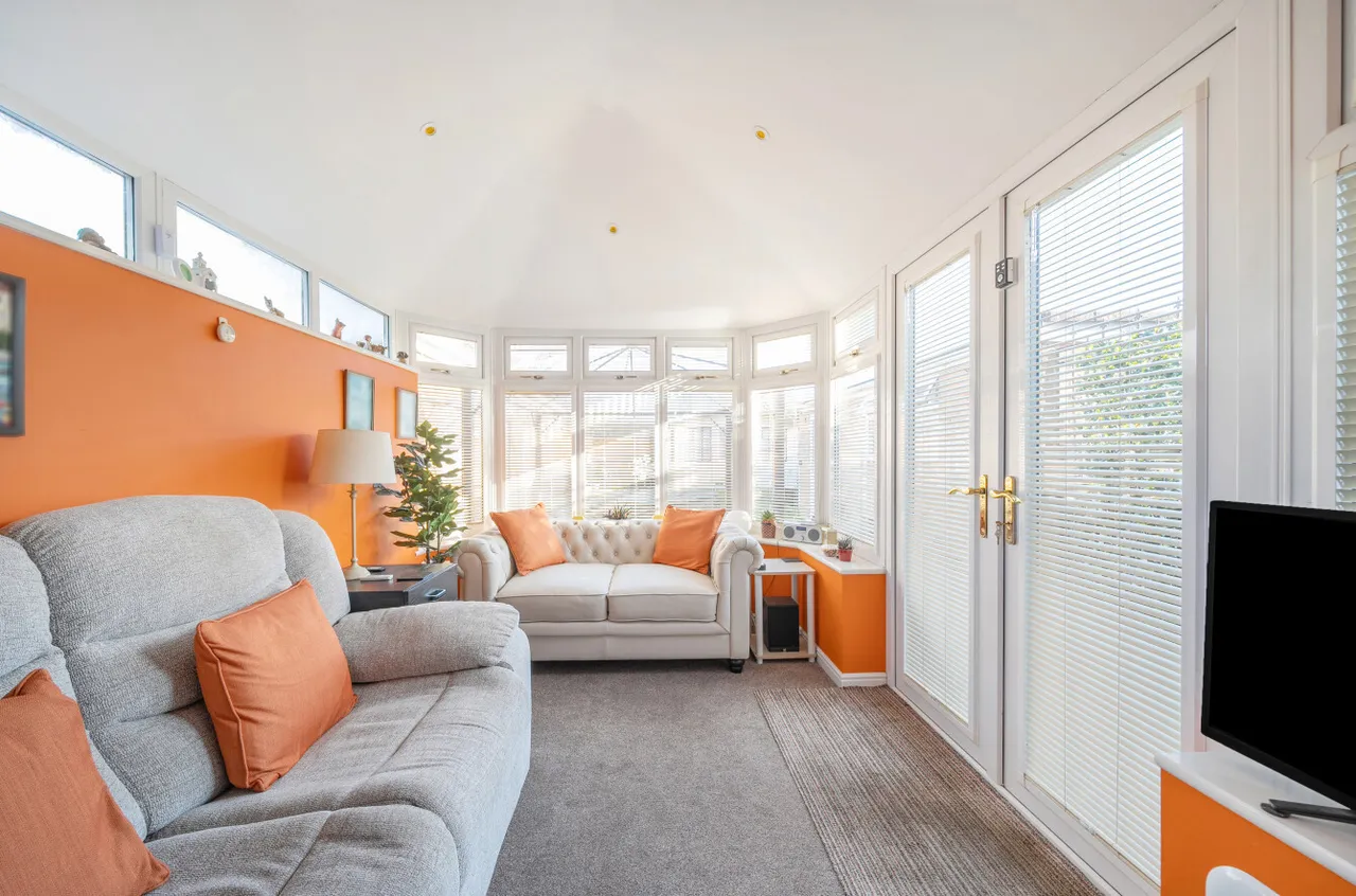 Chequer Tree Close, Knaphill, GU21, photo 5