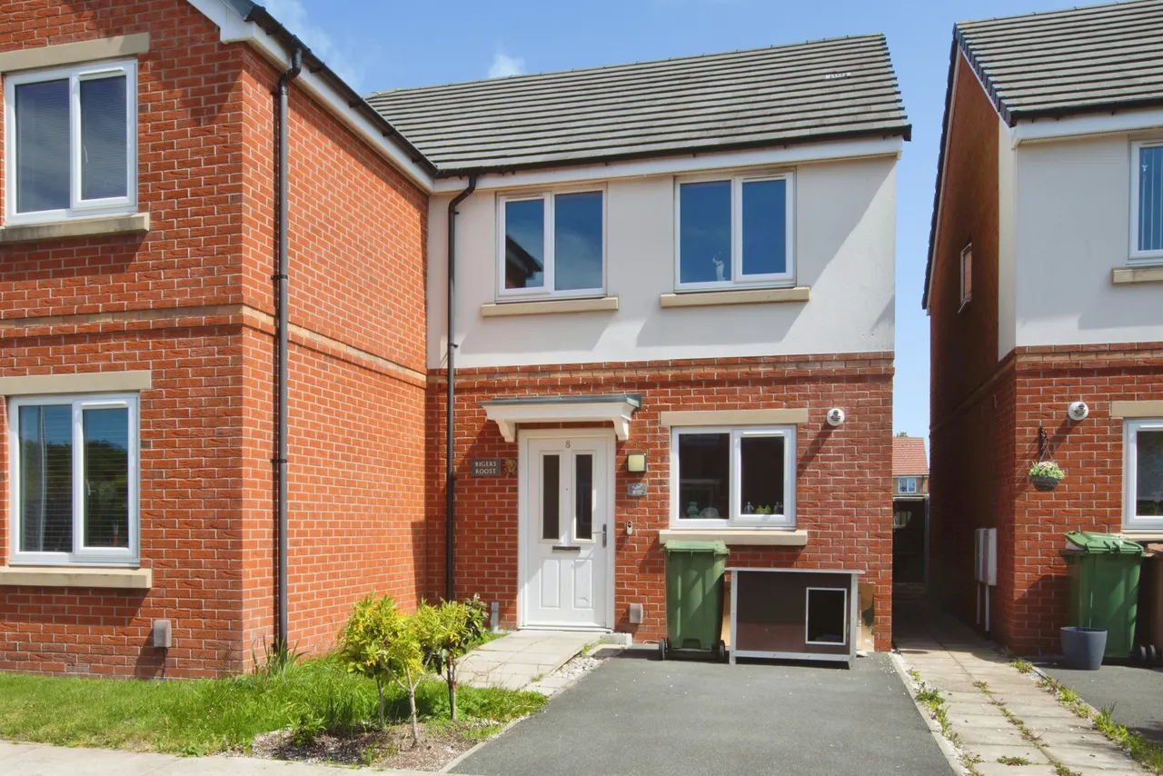 2 bed house for sale — Salthouse Drive, Southport