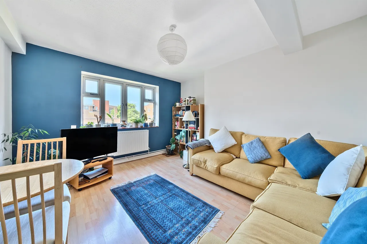 2 bed flat for sale, Stockwell Gardens Estate, London, SW9
