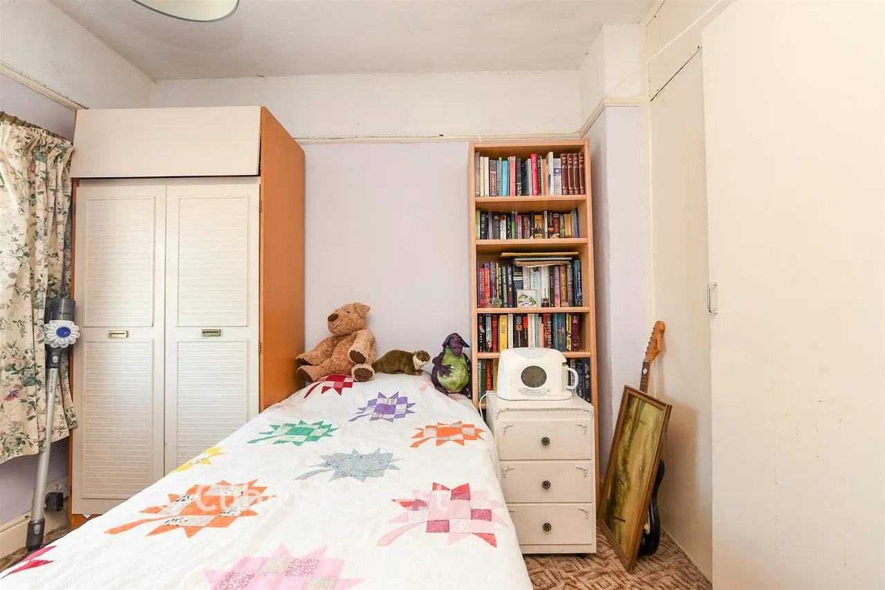 Colesmead Road, Redhill, RH1, photo 9