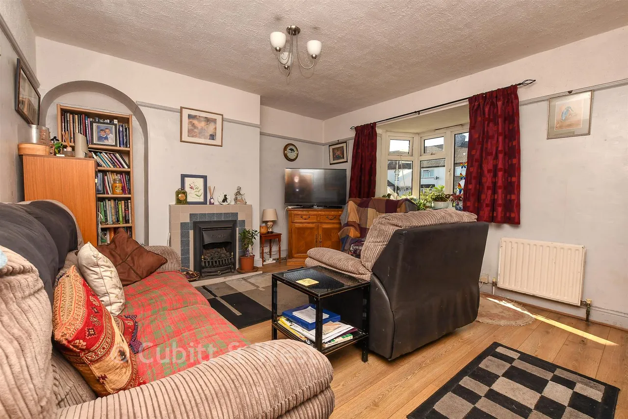 Colesmead Road, Redhill, RH1, photo 2