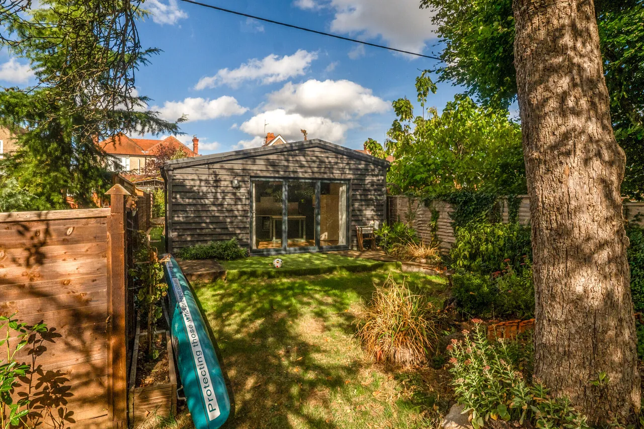 Bath Road, Thatcham, RG18, photo 13