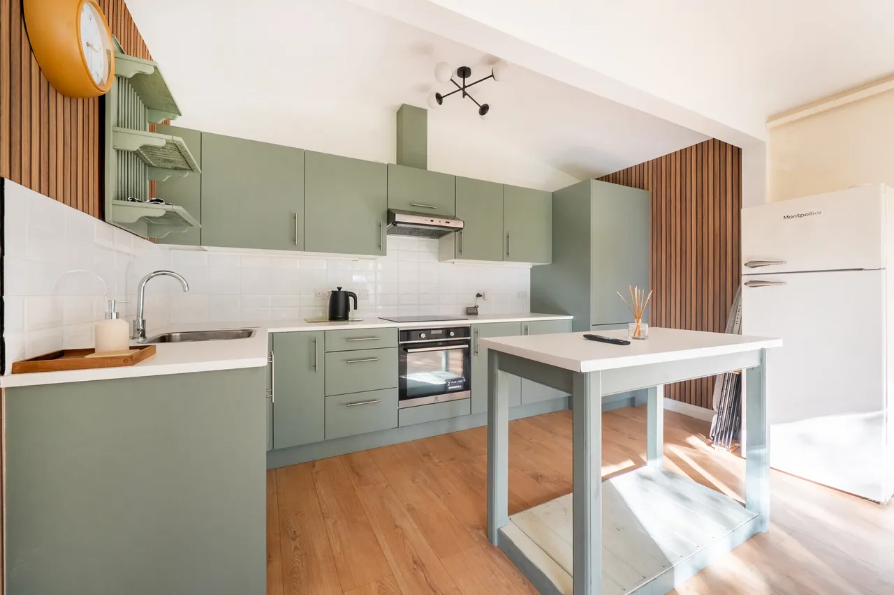 Bath Road, Thatcham, RG18, photo 14