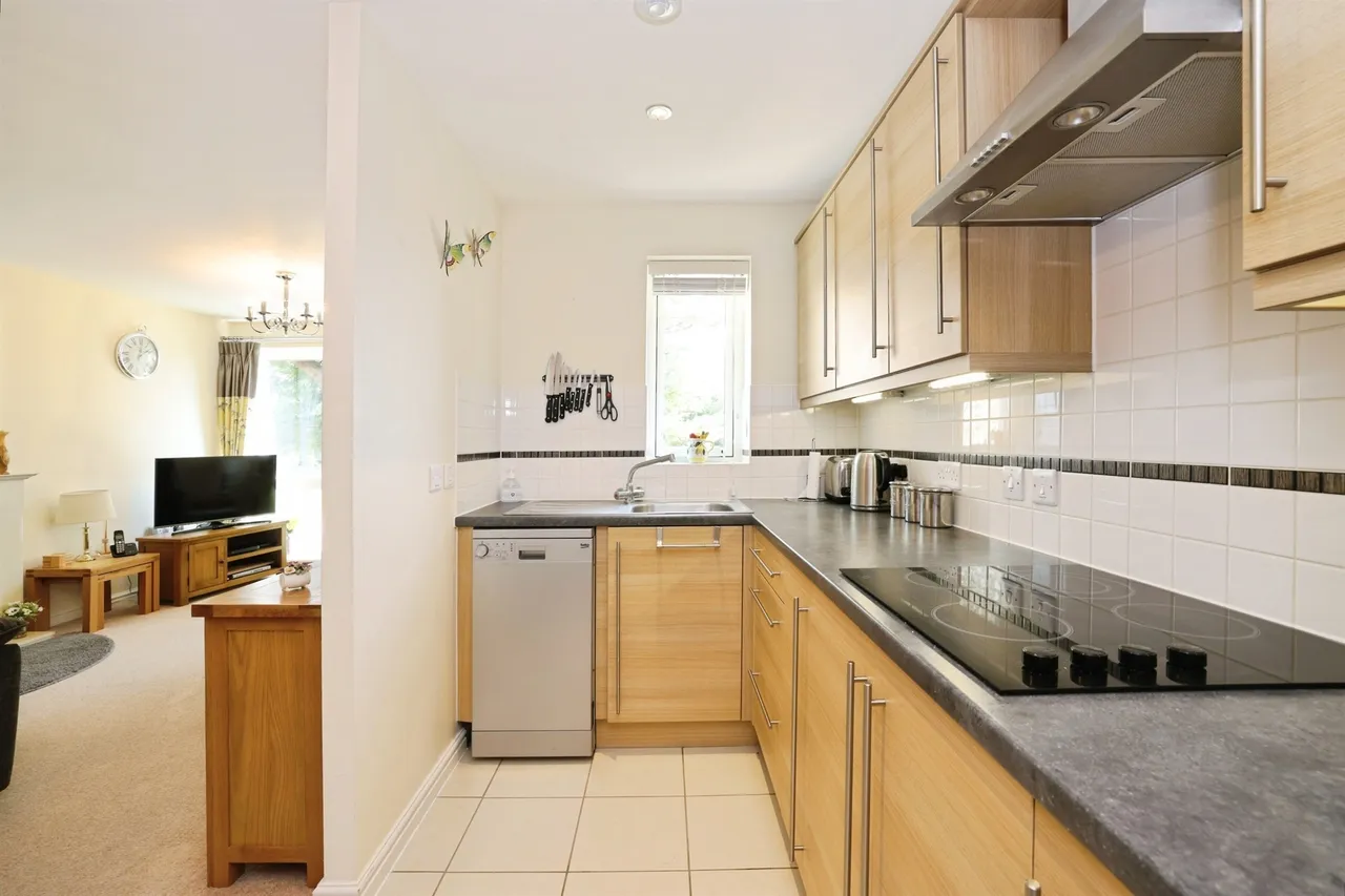 Salisbury Street, Amesbury, SP4, photo 8