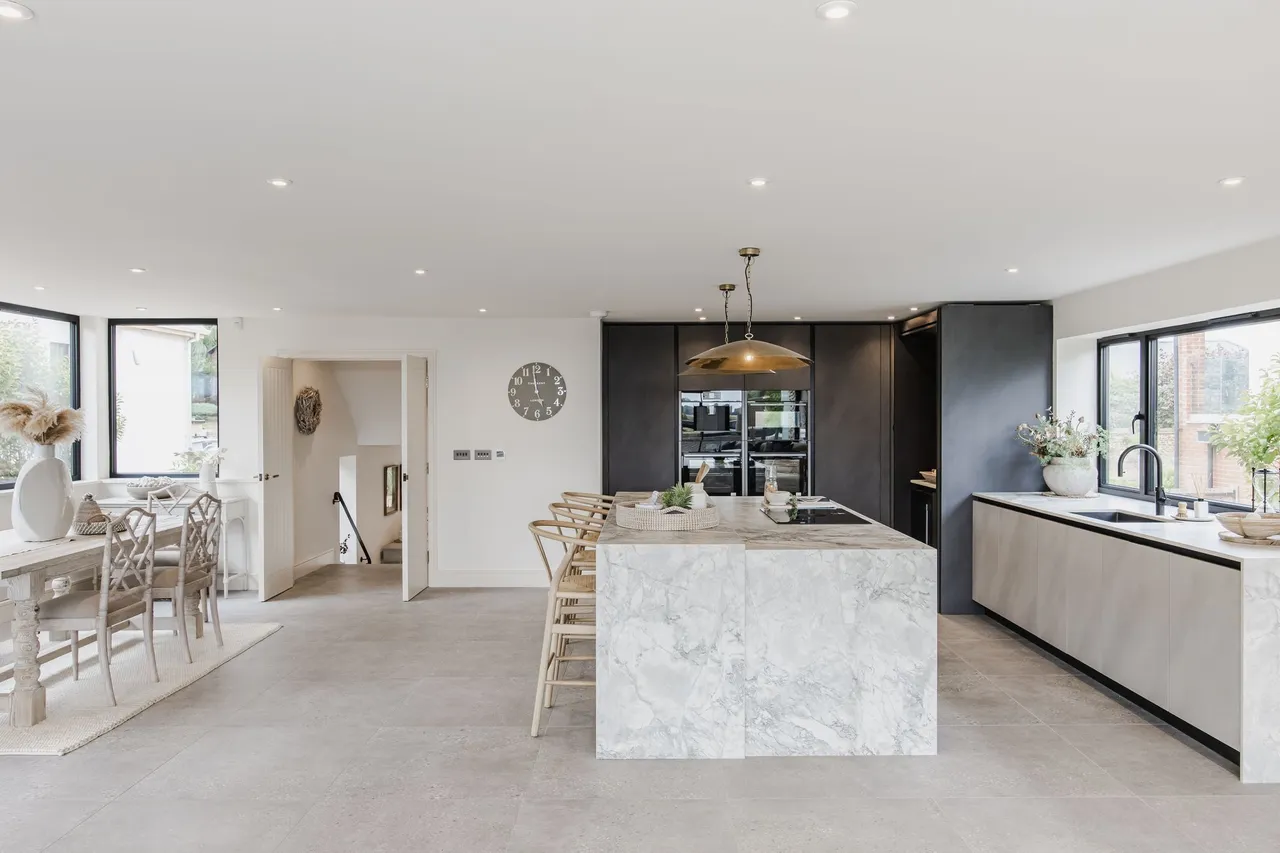 A Luxury Finish Home on the Norfolk C, photo 3