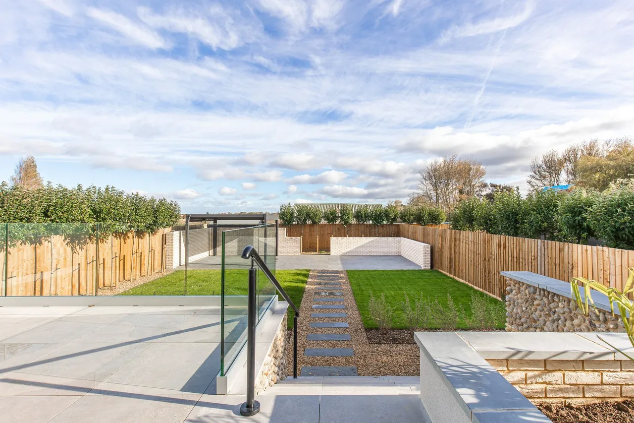 A Luxury Finish Home on the Norfolk C, photo 4