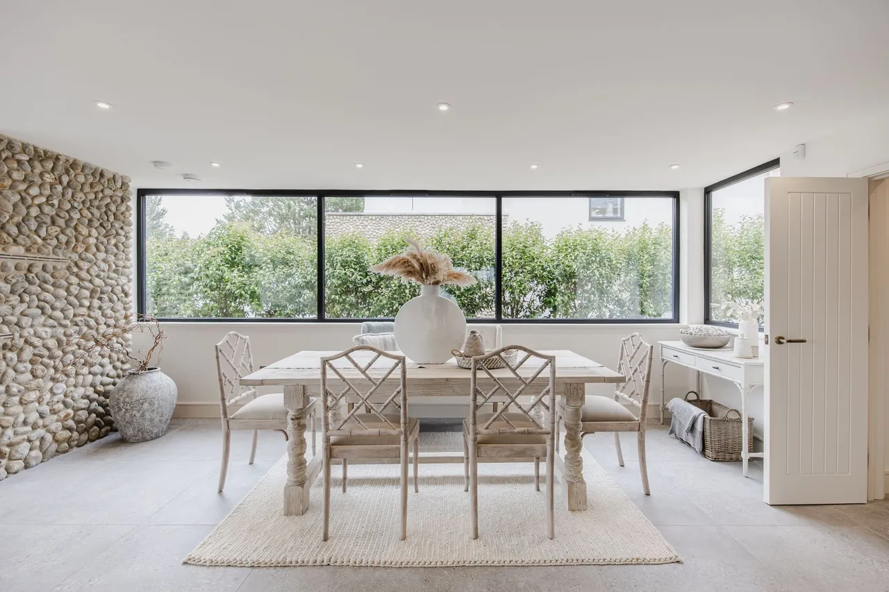 A Luxury Finish Home on the Norfolk C, photo 10