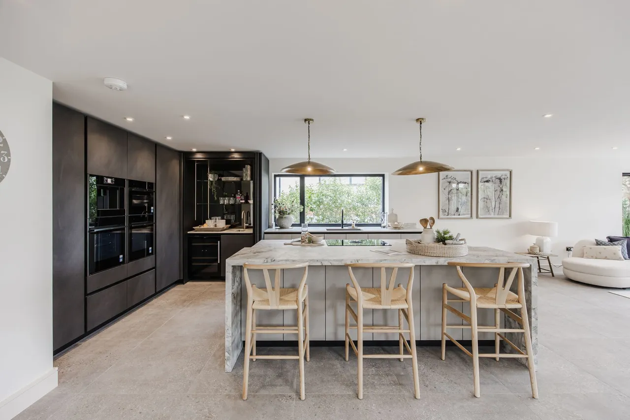 A Luxury Finish Home on the Norfolk C, photo 8