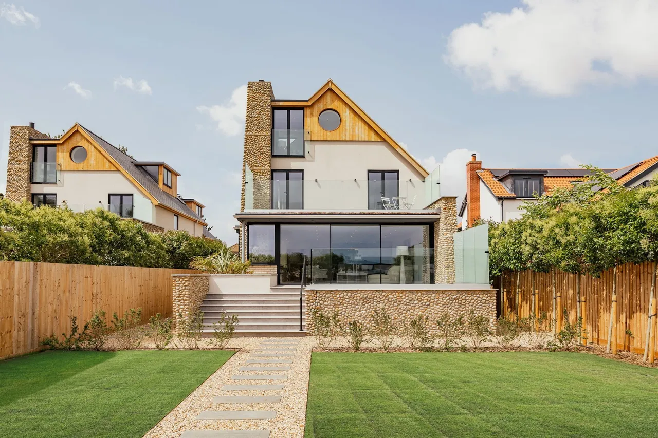 A Luxury Finish Home on the Norfolk C, photo 11