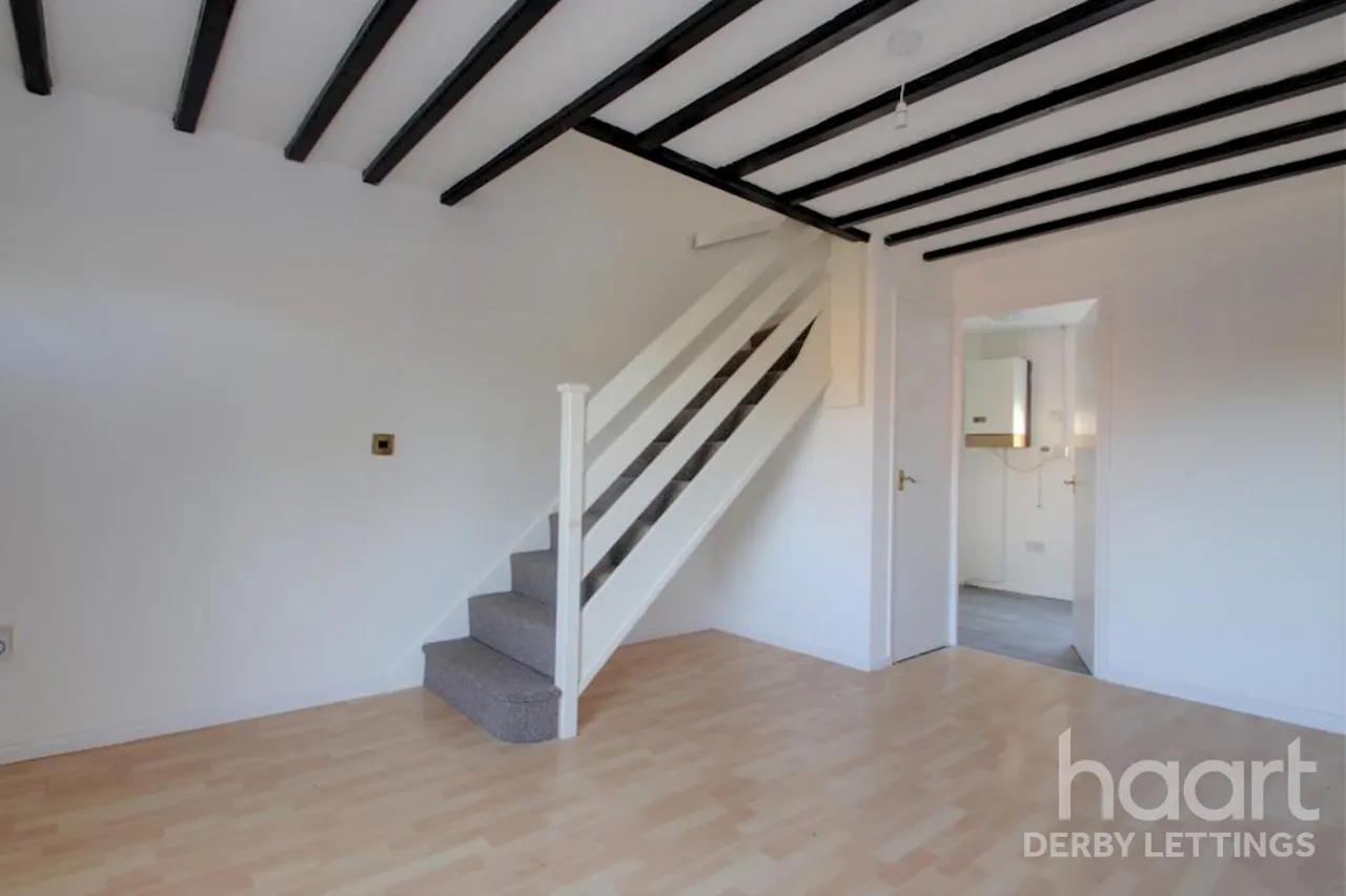 Francis Drive, LE11, photo 3