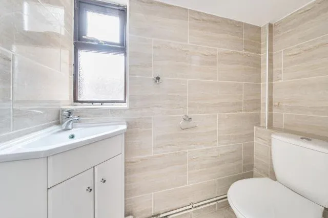 Sussex Ring, London, N12, photo 17