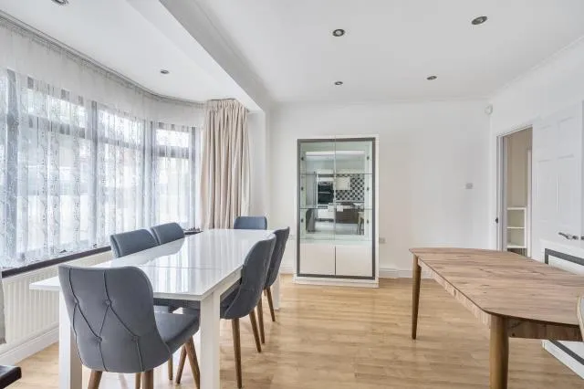 Sussex Ring, London, N12, photo 6