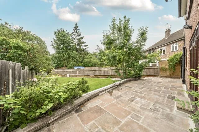 Sussex Ring, London, N12, photo 19