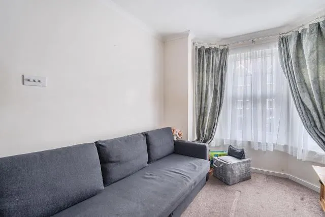 Lawrence Road, Tilehurst, RG30, photo 2