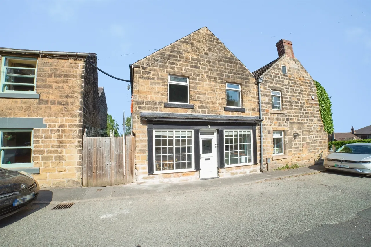 3 bed character property for sale, The Common, Crich, DE4