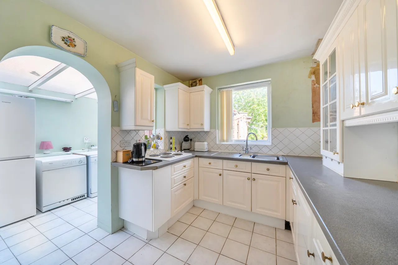 Oakwood Road, Pinner, HA5, photo 8