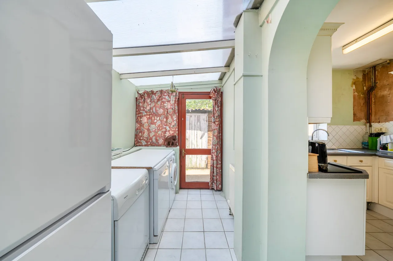 Oakwood Road, Pinner, HA5, photo 9