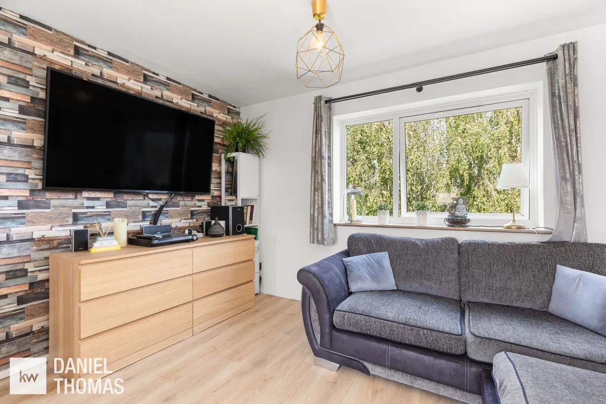 Daniel Thomas, Shelley Court, EN9, photo 6
