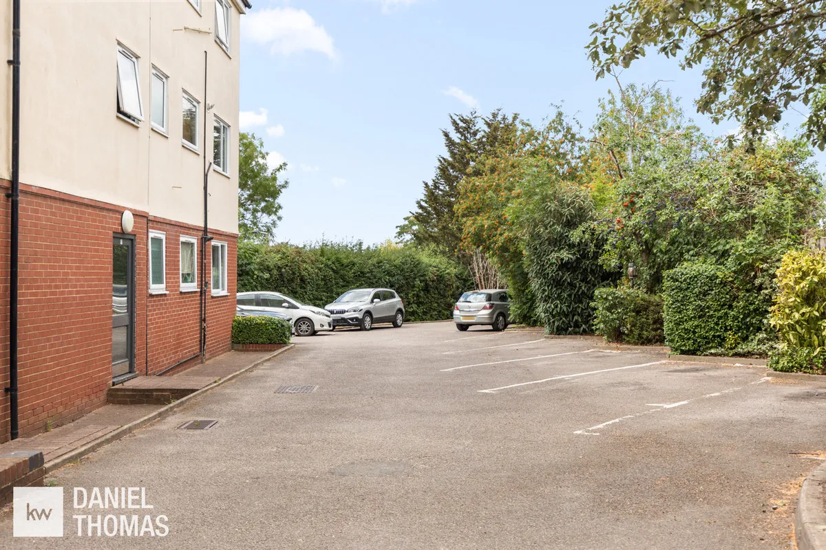 Daniel Thomas, Shelley Court, EN9, photo 15