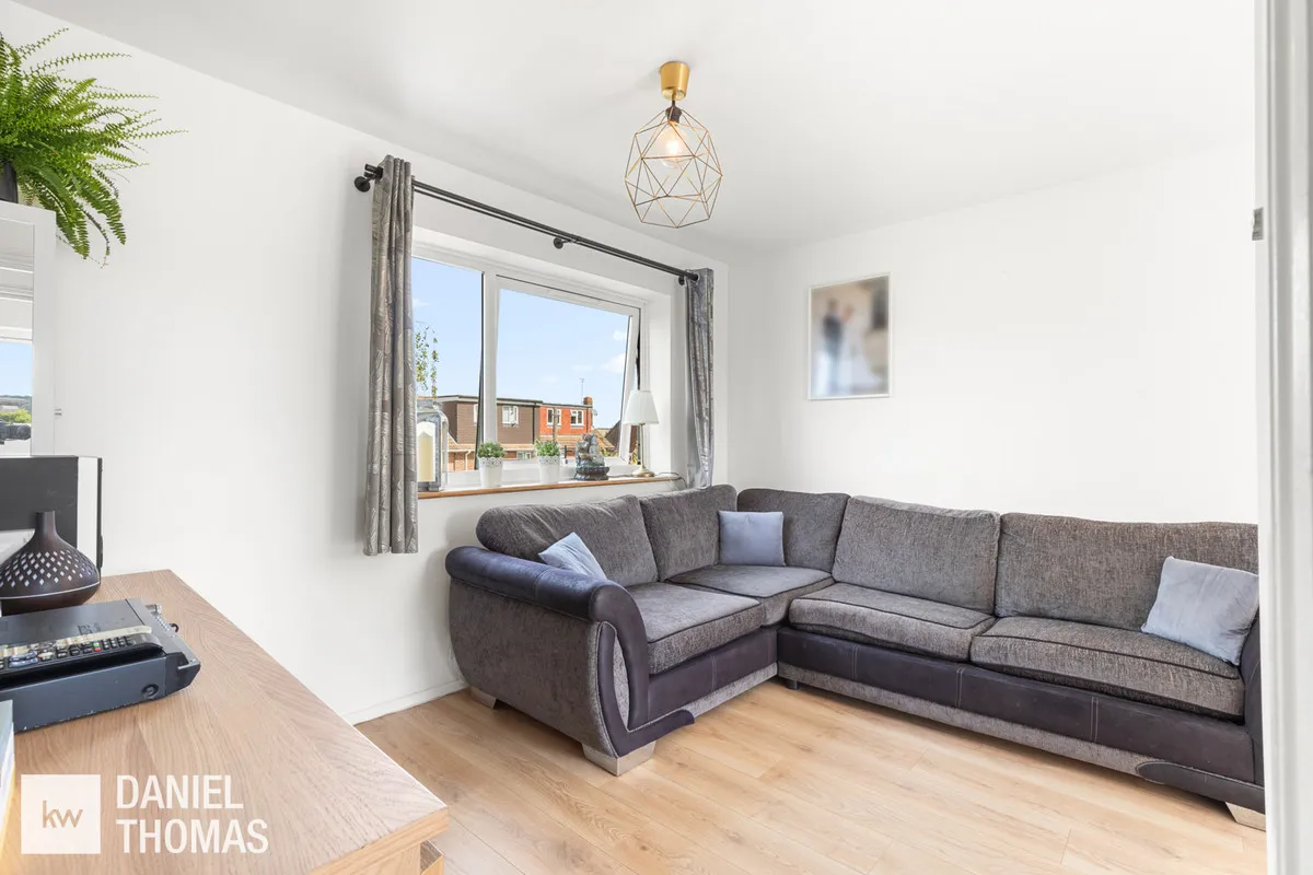 Daniel Thomas, Shelley Court, EN9, photo 5