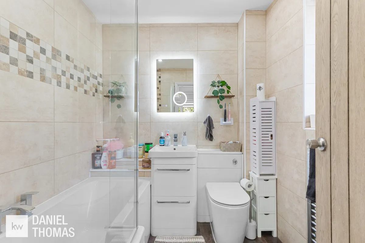 Daniel Thomas, Shelley Court, EN9, photo 8
