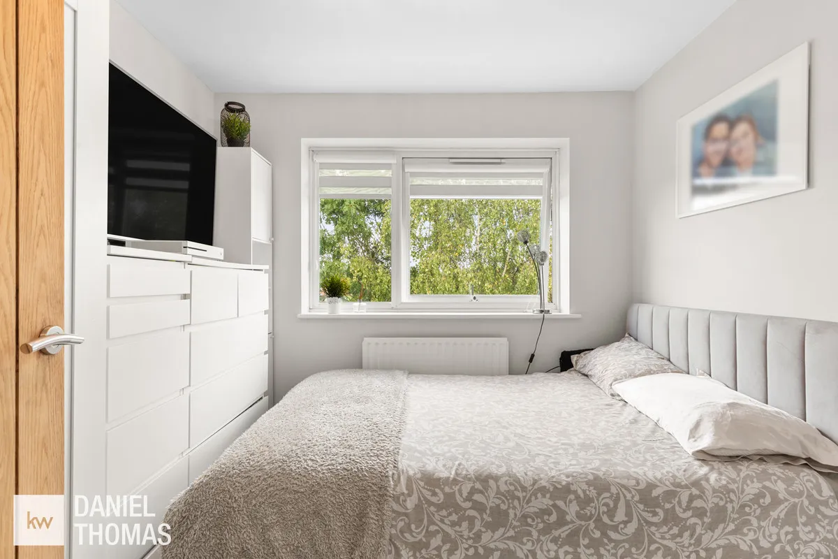 Daniel Thomas, Shelley Court, EN9, photo 9