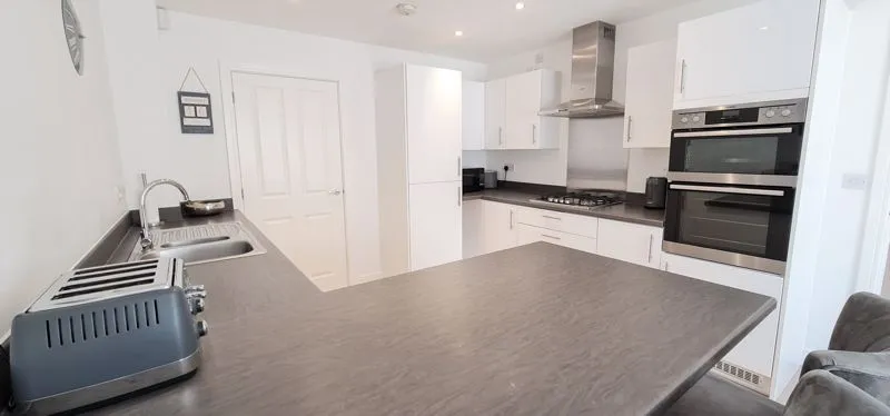 Claremont Crescent, Rayleigh, Essex, SS6 9GZ, photo 8