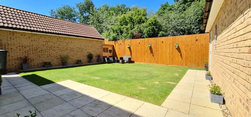 Claremont Crescent, Rayleigh, Essex, SS6 9GZ, photo 3
