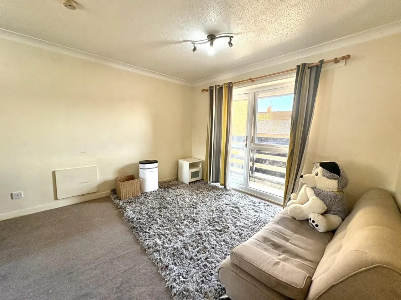 Hows Road, Uxbridge, UB8, photo 4