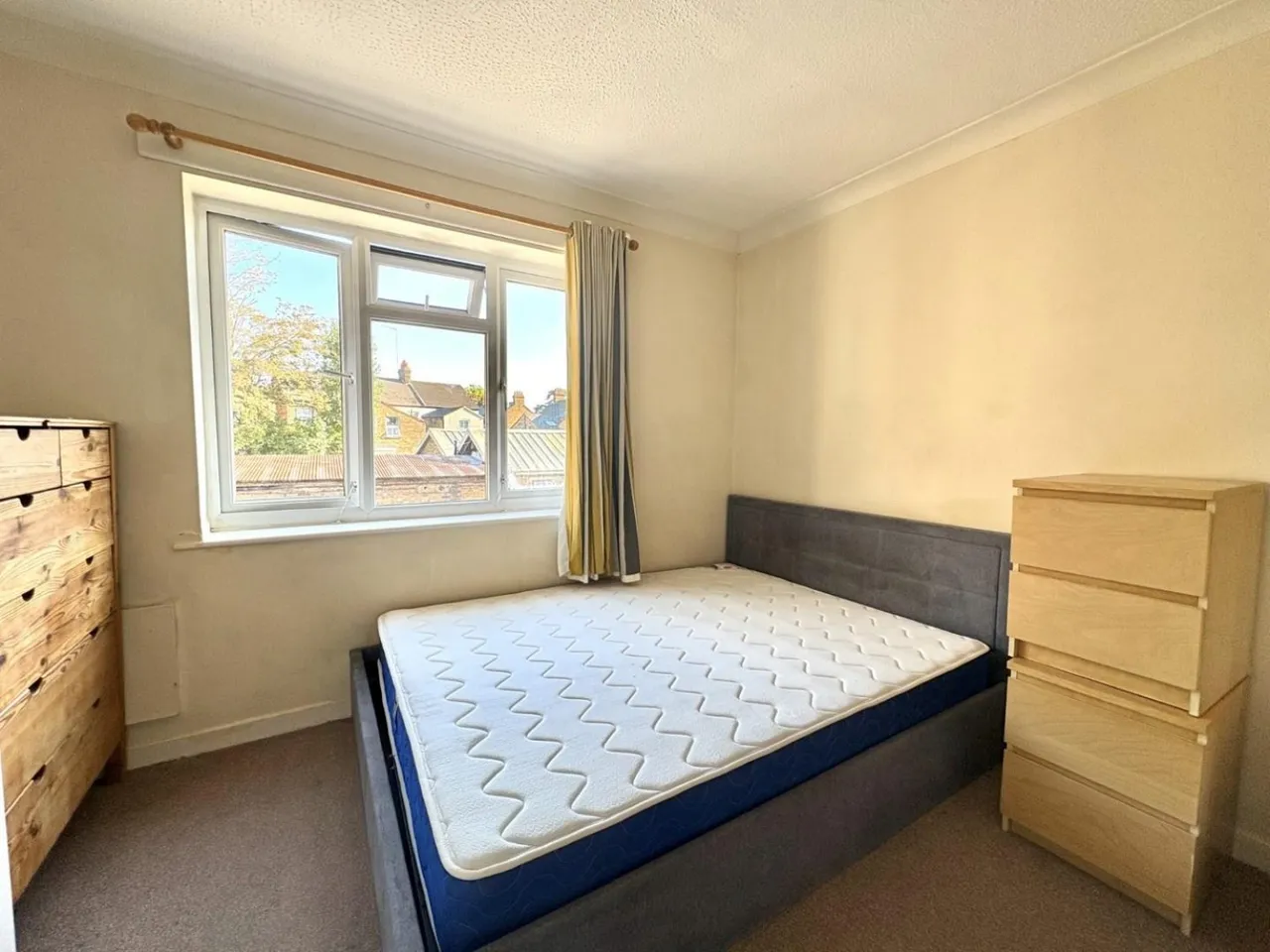 Hows Road, Uxbridge, UB8, photo 3