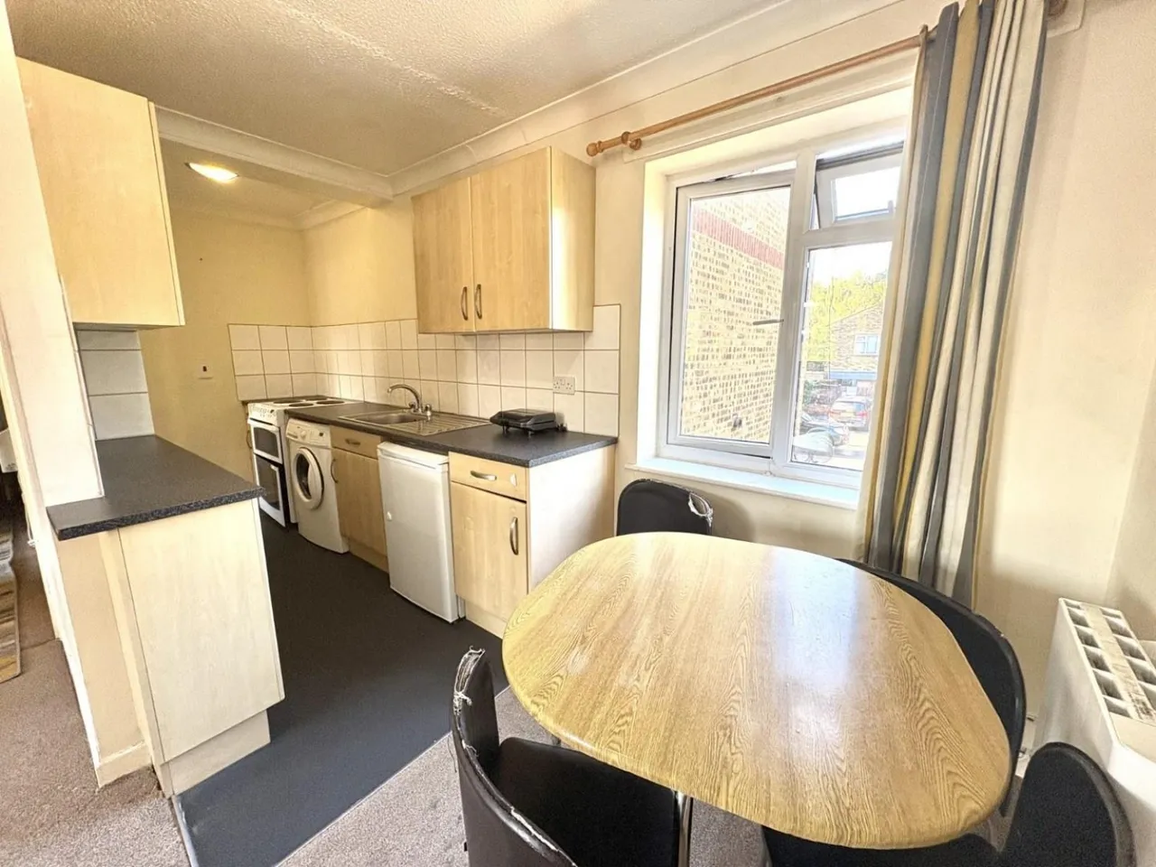 Hows Road, Uxbridge, UB8, photo 2