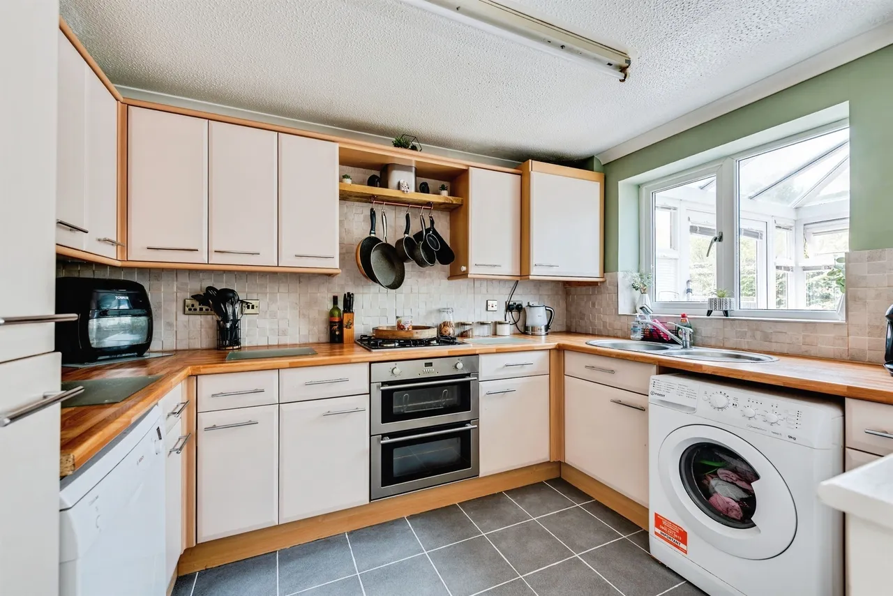 Bayleaf Avenue, Swindon, photo 5