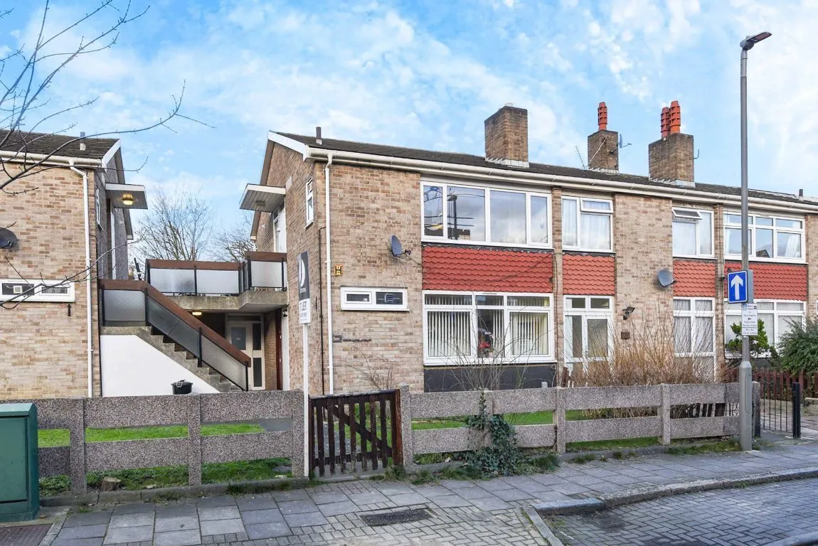 1 bed property to rent, Balham New Road, SW12