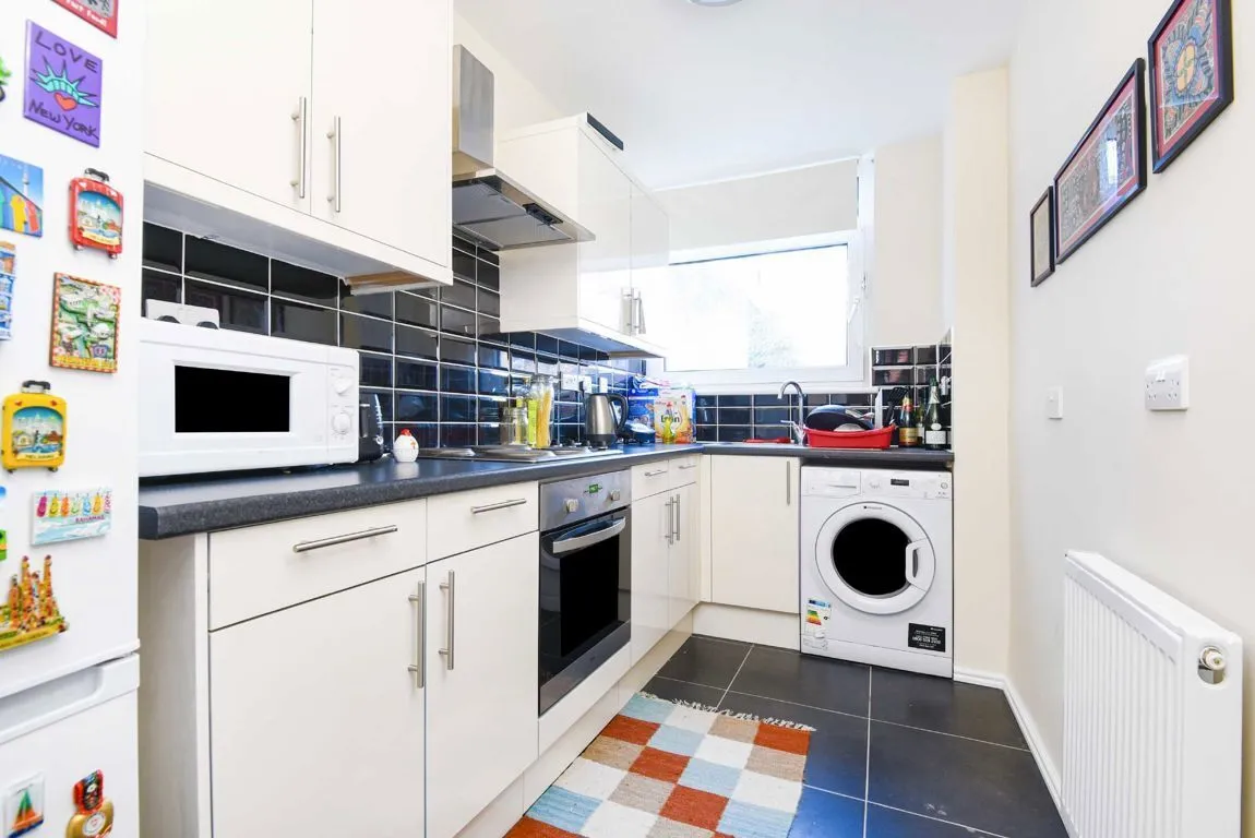 Balham New Road, SW12, photo 3