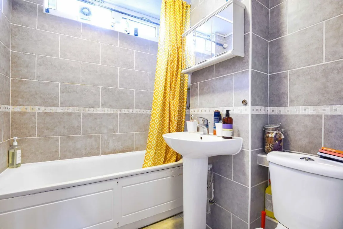 Balham New Road, SW12, photo 5