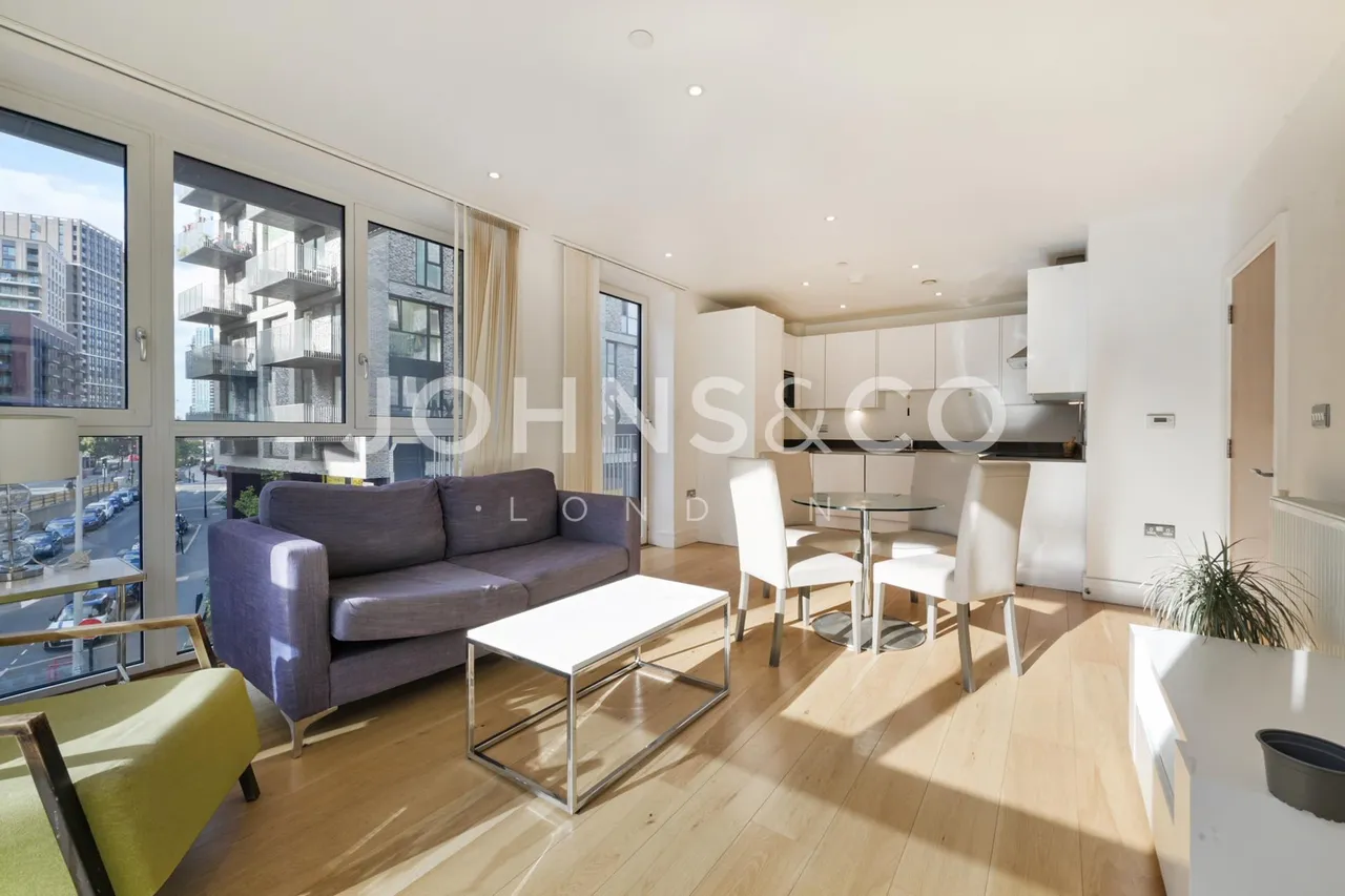 2 bed flat for sale, Caxton Street, E16