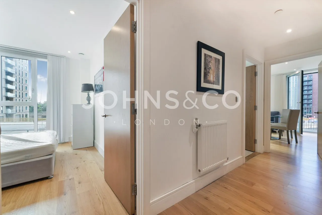 Caxton Street, E16, photo 8