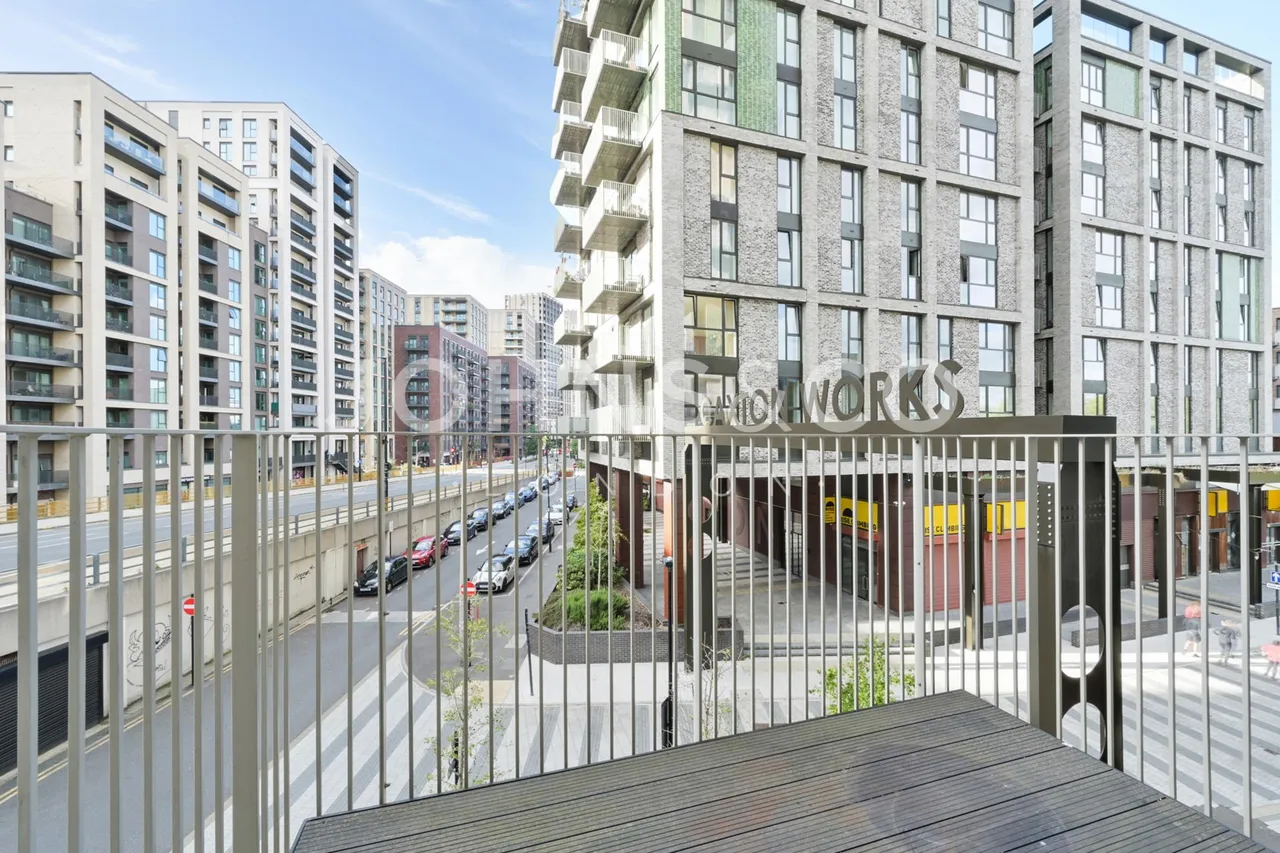 Caxton Street, E16, photo 3