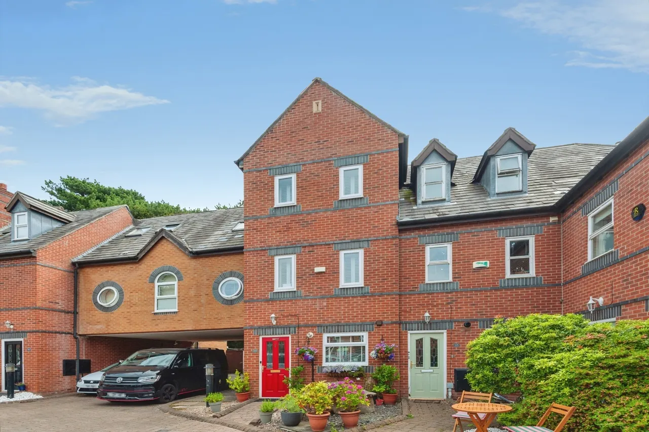 Ye Priory Court, Liverpool, L25, photo 2